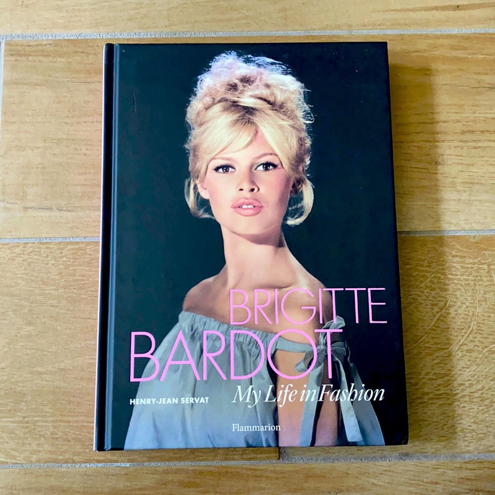 Rare Pink Brigitte Bardot My life jn Fashion book
